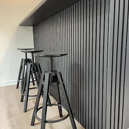 Unique Luxury With Cosy Garden! Апартаменты