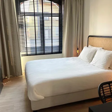 Unique Luxury With Cosy Garden! Апартаменты *