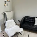 Unique Luxury With Cosy Garden! Appartamento