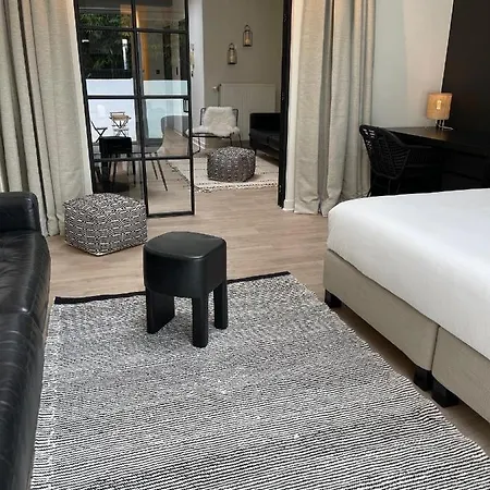 Unique Luxury With Cosy Garden! Lägenhet *