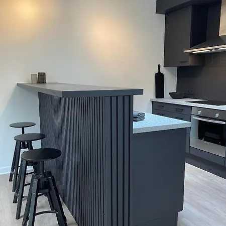 Apartment Unique Luxury With Cosy Garden! *