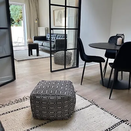 Daire Unique Luxury With Cosy Garden! *